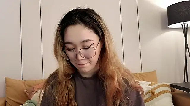 Jennatyan online show from March 25, 2026, 7:19 am