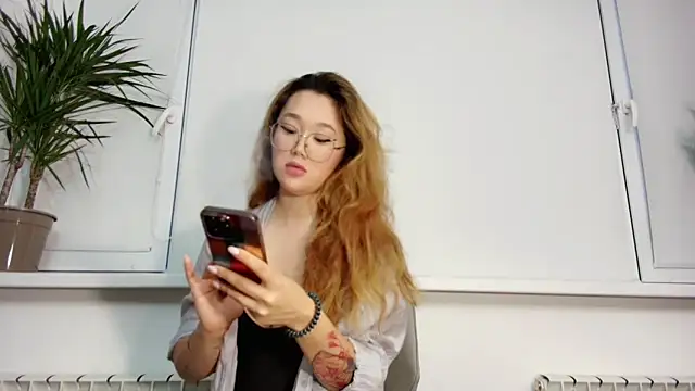 Jennatyan online show from November 24, 2025, 10:15 am