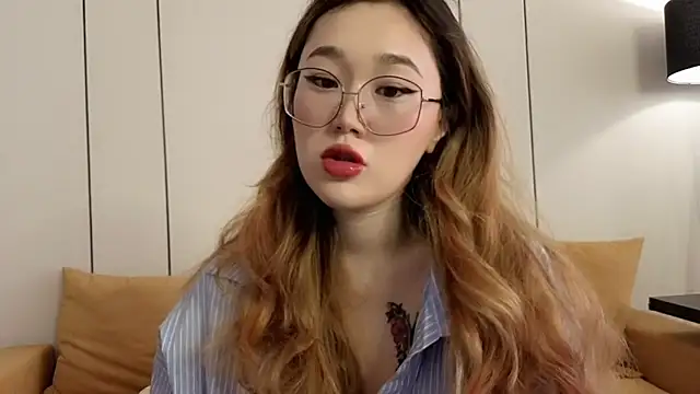 Jennatyan online show from March 21, 2026, 5:19 am