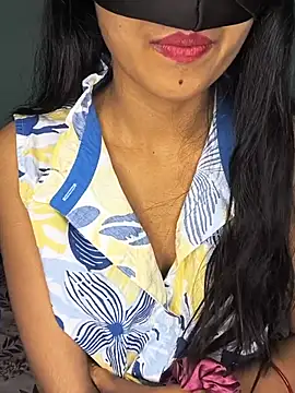 cute simmy0 online show from May 11, 2026, 2:29 pm