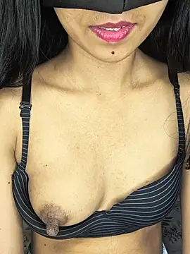 cute simmy0 online show from May 10, 2026, 2:19 pm