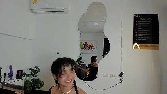 Milanxht online show from March 20, 2025, 1:24 am