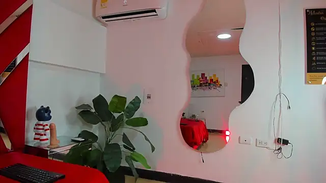 Milanxht online show from September 9, 2025, 8:51 pm