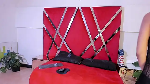 Milanxht online show from October 10, 2025, 8:31 pm