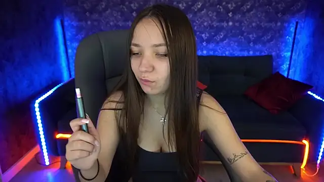 ElysLunar online show from February 8, 2025, 4:35 pm