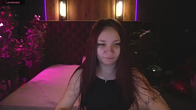 ElysLunar online show from February 13, 2026, 1:33 pm