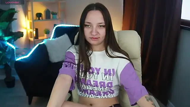 ElysLunar online show from December 20, 2024, 9:21 am