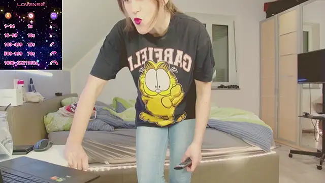 Snapshot of Hexe12346 chatting on March 5, 2025, 5:39 pm Hexe12346 online show from March 5, 2025, 5:39 pm