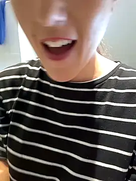 Snapshot of Hexe12346 chatting on March 10, 2025, 8:06 am Hexe12346 online show from March 10, 2025, 8:06 am