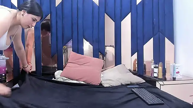 Criistaal  online show from February 27, 2025, 8:24 am