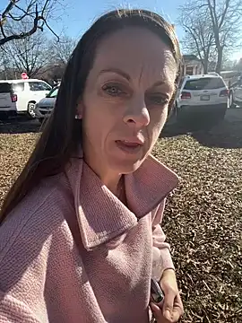 DavinaRay online show from February 23, 2025, 8:33 pm