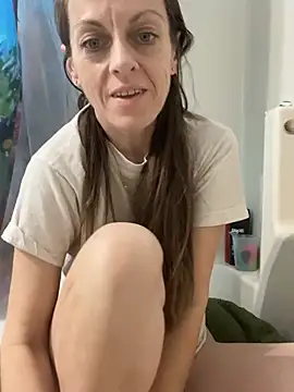 DavinaRay online show from February 18, 2025, 9:20 pm