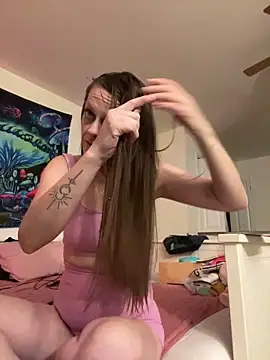 DavinaRay online show from November 7, 2025, 10:57 pm