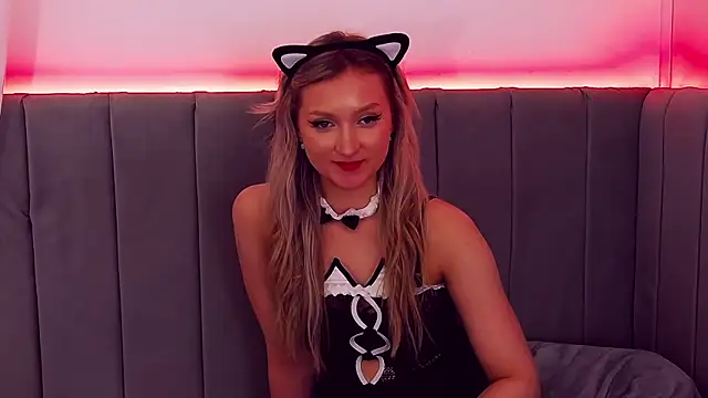 MiaNixan online show from March 13, 2025, 10:15 am