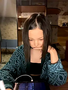 lalallalalaa- online show from November 10, 2025, 1:49 pm