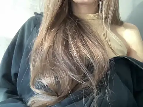 Lovewithyoud online show from December 18, 2024, 8:53 am