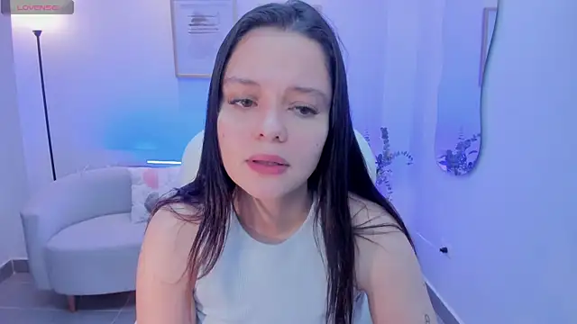 Snapshot of Bella-hadiid chatting on March 7, 2025, 11:40 am Bella-hadiid online show from March 7, 2025, 11:40 am