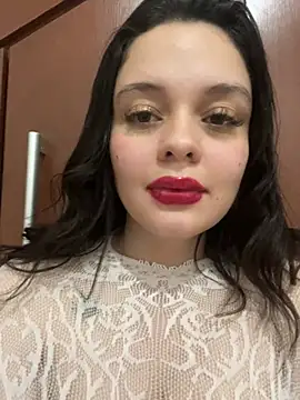 Snapshot of Bella-hadiid chatting on March 22, 2025, 10:59 pm Bella-hadiid online show from March 22, 2025, 10:59 pm