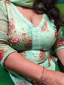 Anamika Kapoor online show from October 5, 2025, 1:40 am