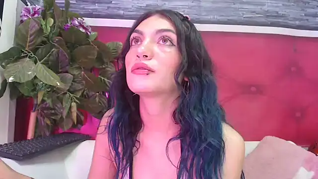 Snapshot of ReiLyMalkova chatting on March 14, 2025, 11:23 am ReiLyMalkova online show from March 14, 2025, 11:23 am