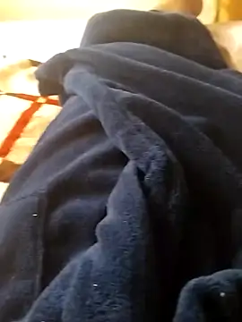 Snapshot of hugecrksam chatting on October 18, 2025, 6:26 am hugecrksam online show from October 18, 2025, 6:26 am