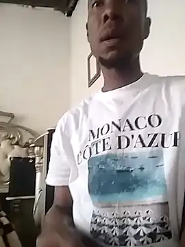 Snapshot of hugecrksam chatting on October 25, 2025, 10:47 am hugecrksam online show from October 25, 2025, 10:47 am