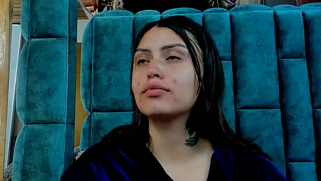 STEFANYVOLKOV online show from October 22, 2025, 1:05 am