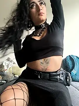 Lila Desiree online show from April 17, 2026, 8:44 pm