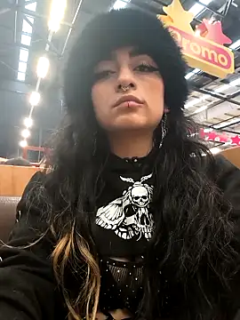 Snapshot of Lila_Desiree chatting on September 21, 2025, 9:31 pm Lila Desiree online show from September 21, 2025, 9:31 pm