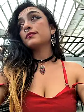 Snapshot of Lila_Desiree chatting on January 30, 2025, 8:31 pm Lila Desiree online show from January 30, 2025, 8:31 pm