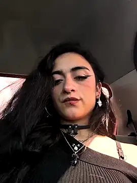 Lila Desiree online show from November 21, 2025, 3:44 pm