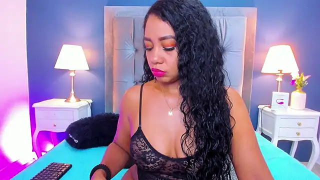 Snapshot of Kamila-Kane chatting on February 28, 2025, 7:46 pm Kamila-Kane online show from February 28, 2025, 7:46 pm