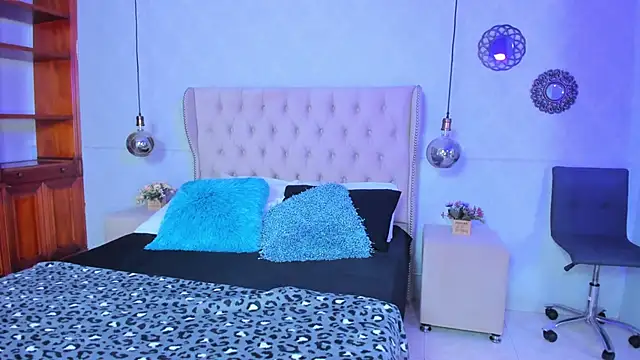 Snapshot of scarleett_brown_ chatting on September 18, 2025, 7:06 pm scarleett brown online show from September 18, 2025, 7:06 pm