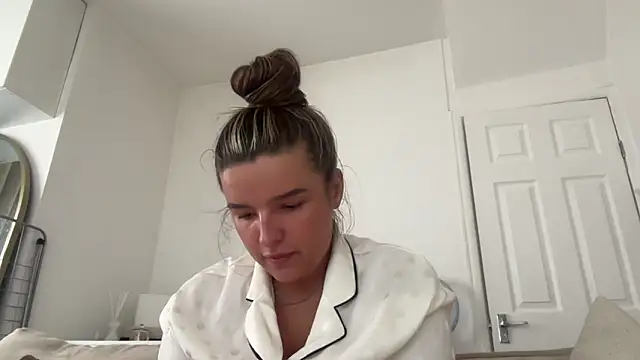Snapshot of maisiesmithx chatting on September 18, 2025, 9:01 am maisiesmithx online show from September 18, 2025, 9:01 am