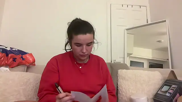Snapshot of maisiesmithx chatting on January 21, 2025, 12:25 am maisiesmithx online show from January 21, 2025, 12:25 am