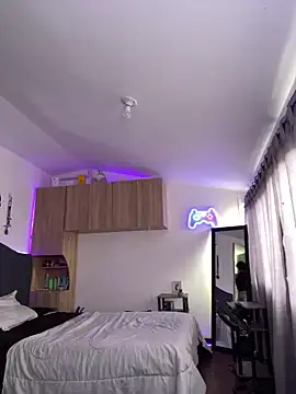 sue   0 online show from March 22, 2025, 6:14 pm