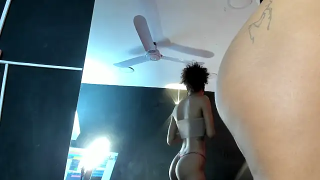 Snapshot of YayaHilton chatting on February 7, 2026, 4:42 am YayaHilton online show from February 7, 2026, 4:42 am