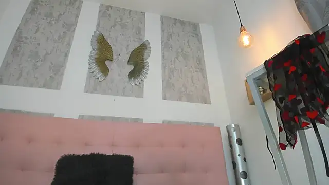 zhamira 21 online show from March 19, 2026, 9:04 pm