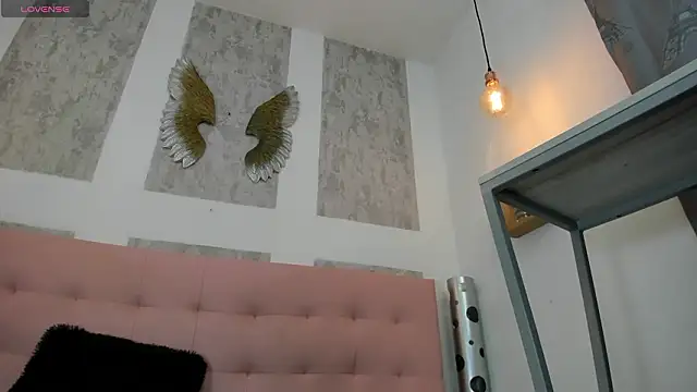 zhamira 21 online show from February 25, 2026, 9:36 pm