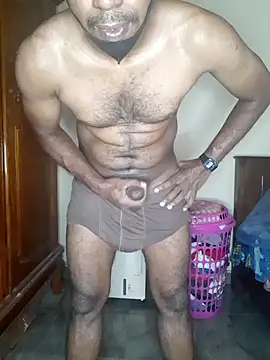 Snapshot of SuranSexy33 chatting on September 30, 2025, 5:24 am SuranSexy33 online show from September 30, 2025, 5:24 am