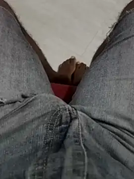 Snapshot of SuranSexy33 chatting on November 16, 2025, 12:54 pm SuranSexy33 online show from November 16, 2025, 12:54 pm