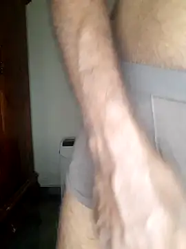 Snapshot of SuranSexy33 chatting on September 11, 2025, 6:35 am SuranSexy33 online show from September 11, 2025, 6:35 am