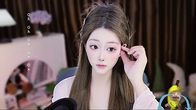 Arwyn-rr online show from April 13, 2026, 10:19 am