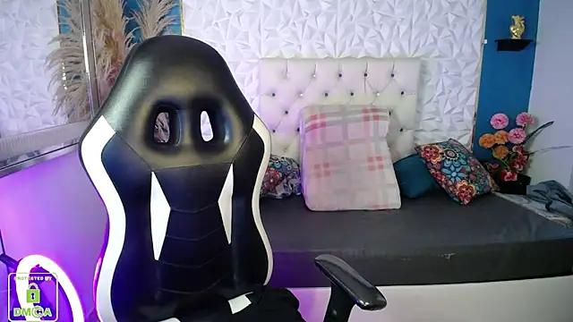 Snapshot of NathaliaSweet_11 chatting on February 14, 2026, 2:17 pm NathaliaSweet 11 online show from February 14, 2026, 2:17 pm