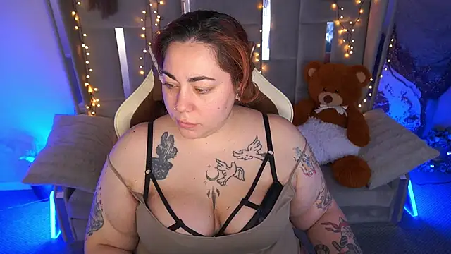 Kittywakee online show from March 25, 2026, 9:35 pm