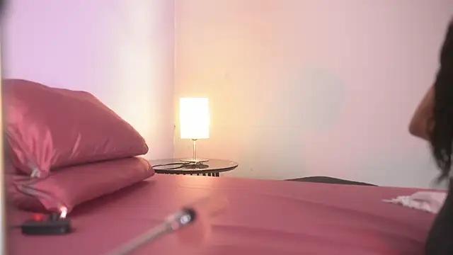 lupeebony online show from March 21, 2026, 7:40 pm