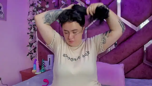 Victoria Rossy online show from March 6, 2026, 8:59 pm