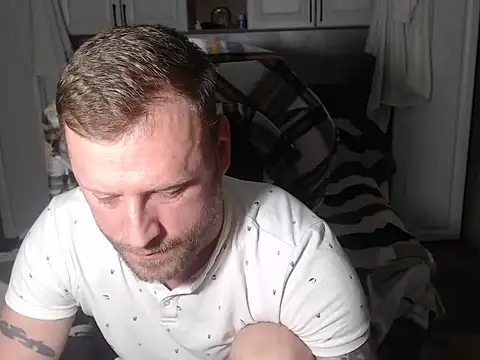 CostyAlex2024 online show from November 29, 2025, 1:44 pm