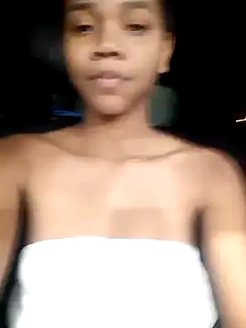 Snapshot of Luciia_cute chatting on January 5, 2025, 11:55 pm Luciia cute online show from January 5, 2025, 11:55 pm