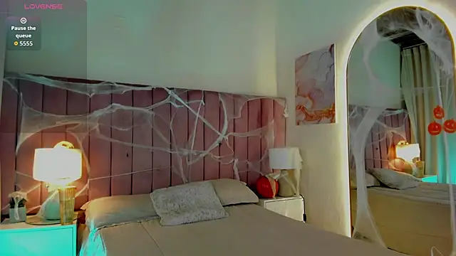 SweetGirl       online show from October 22, 2025, 10:58 am